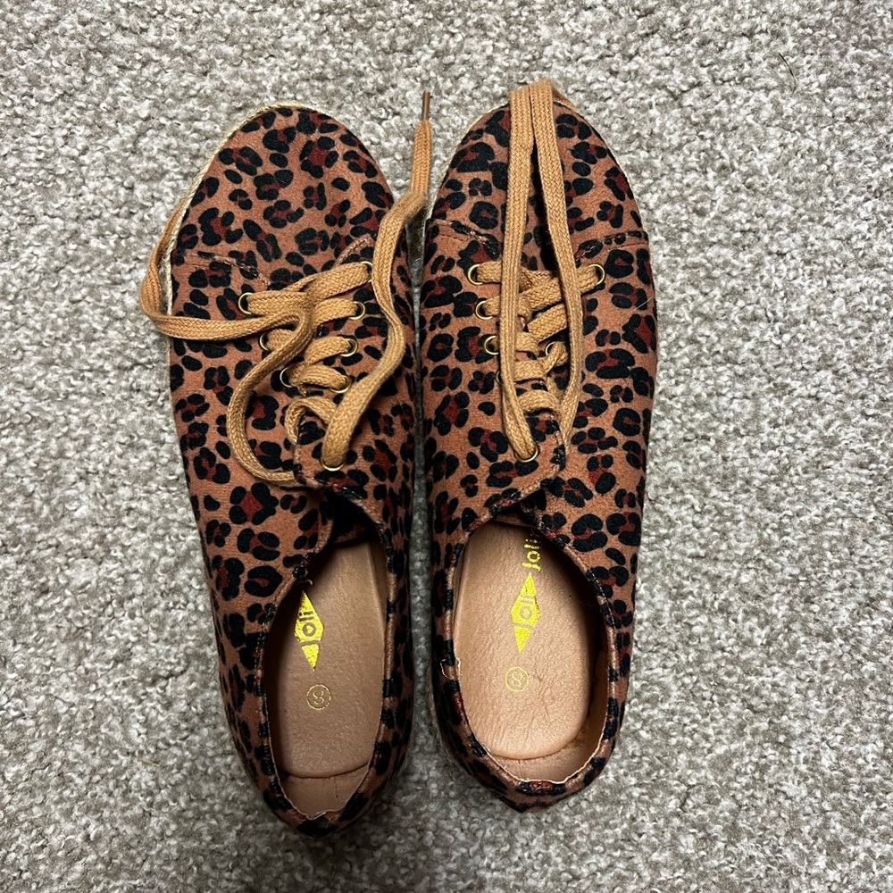Cheetah print shoes size 8